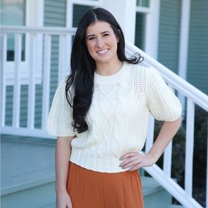 NWT Boutique CES FEMME Short Sleeve Cable Knit Sweater in Cream